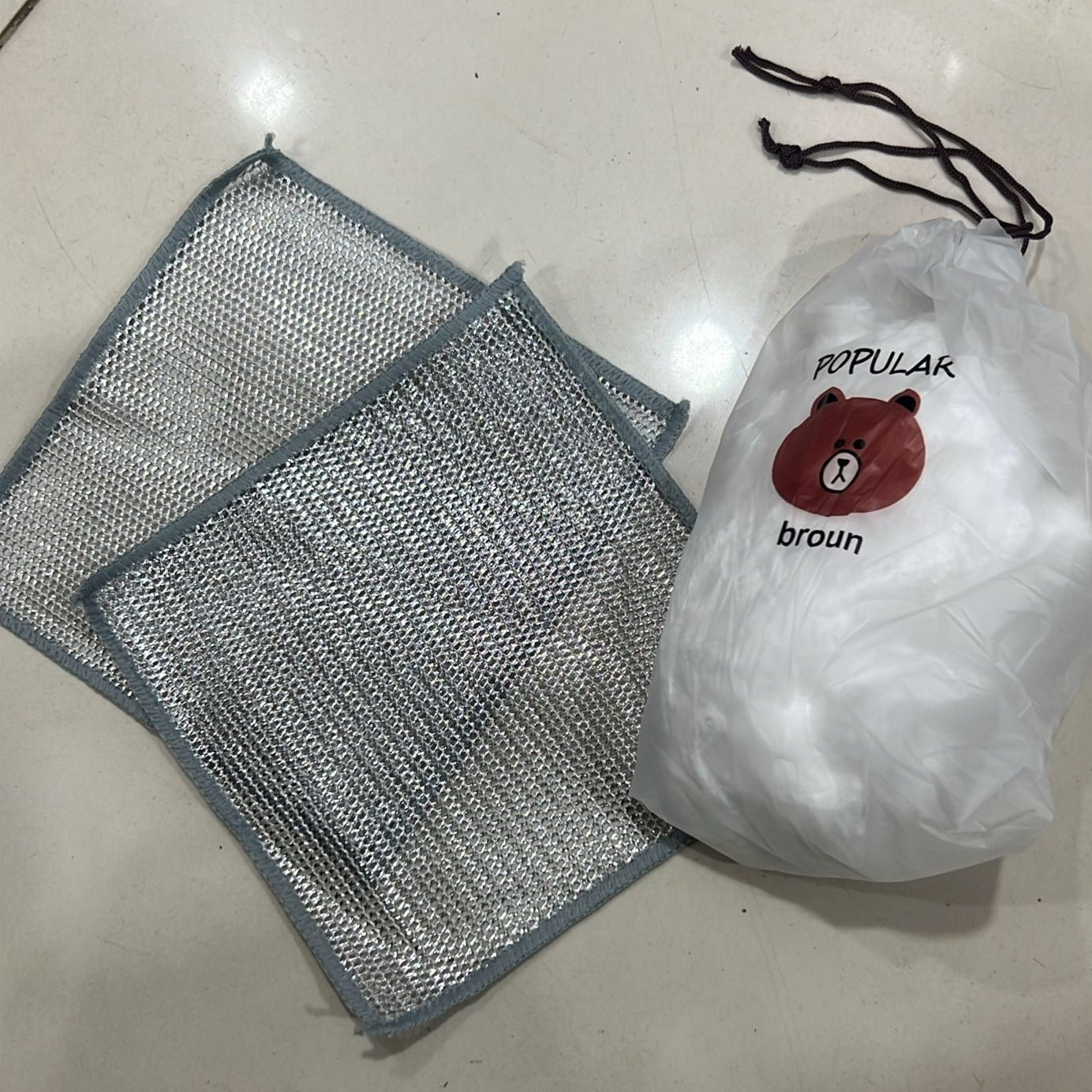 Combo Deal – 2 Pcs Metal Wire Cleaning Cloths with 1 Bear Design Food Cover Packet - Image 3